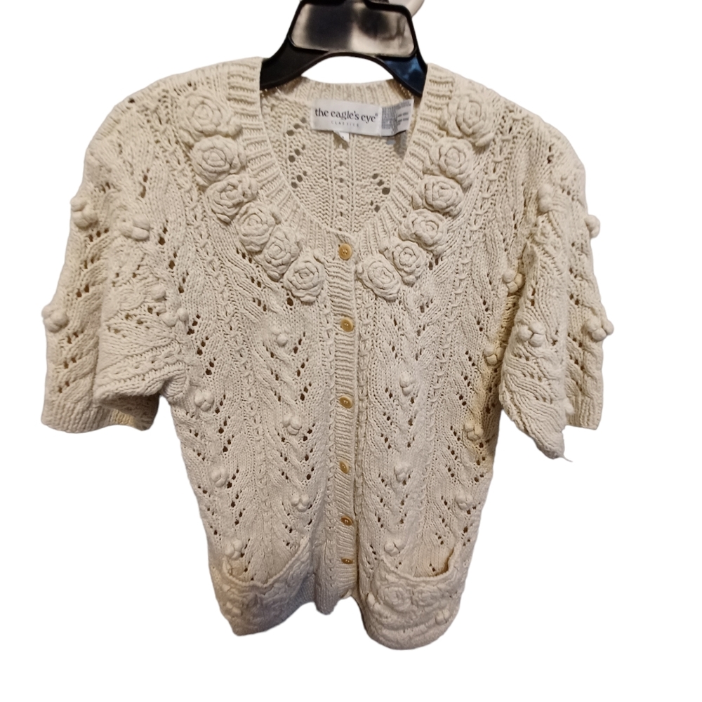 The eagles eye chunky knit rosette button up sweater size medium